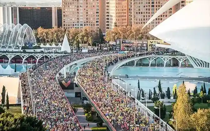 Salida de maratón en evento deportivo