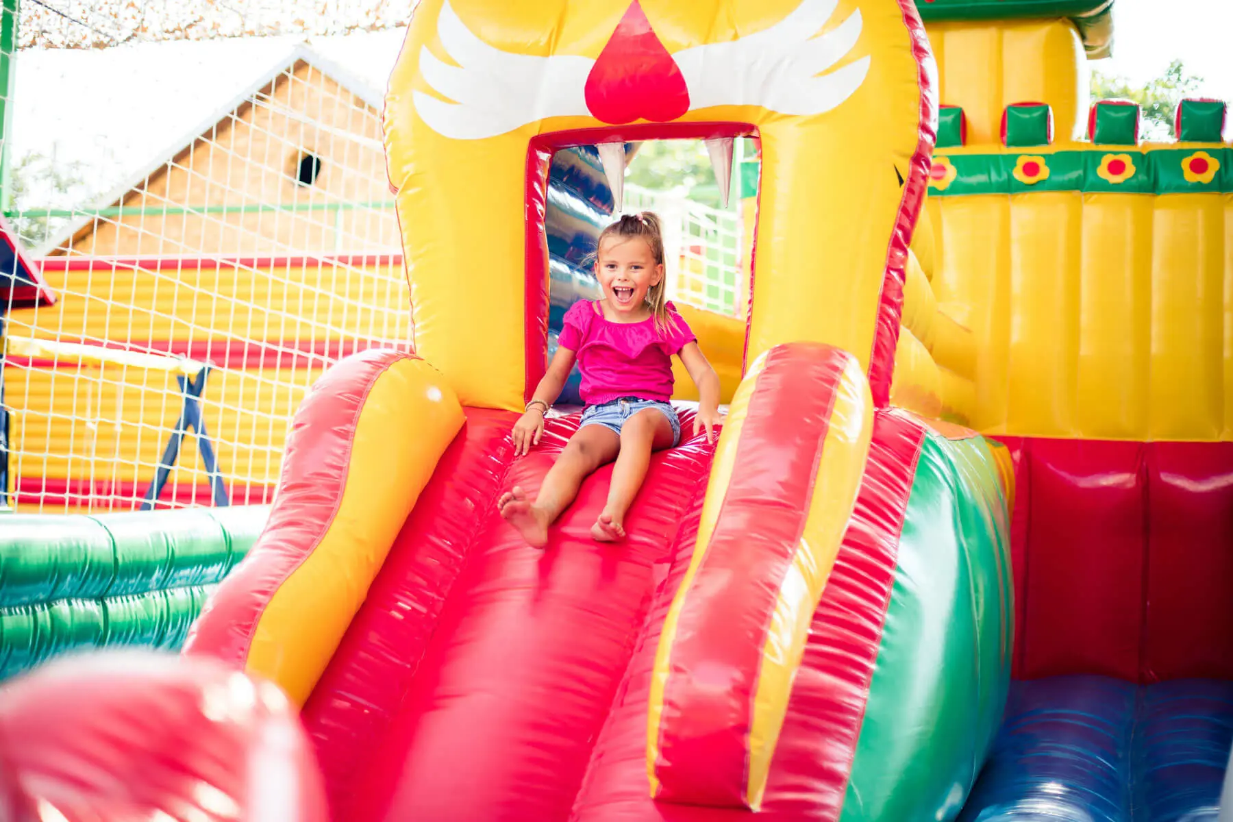 Eventos para colegios y fiestas infantiles con monitores profesionales y equipos certificados